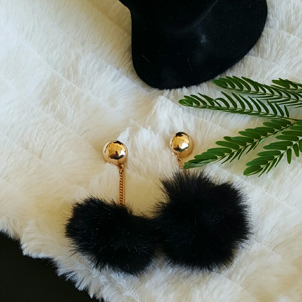 Zara pompom earrings - Picture 3 of 4
